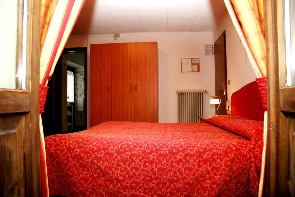 Albergo Garni Cavento Pinzolo Buitenkant foto