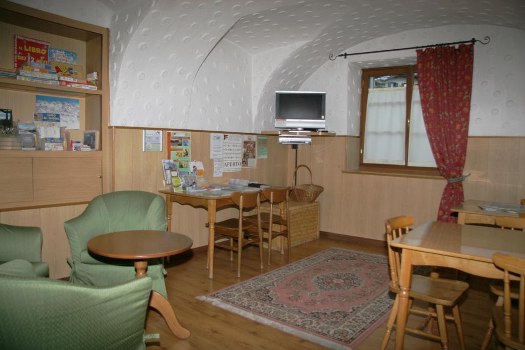 Albergo Garni Cavento Pinzolo Buitenkant foto